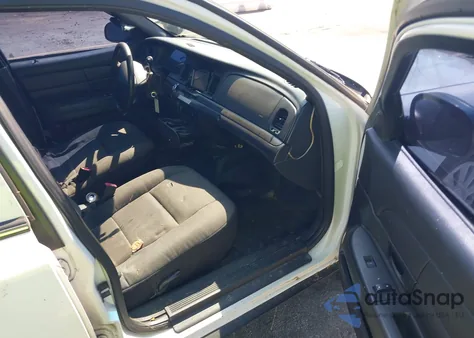 2011 Ford Crown Victoria Police Interceptor z USA, uszkodzony, nr VIN 2FABP7BV4BX113269